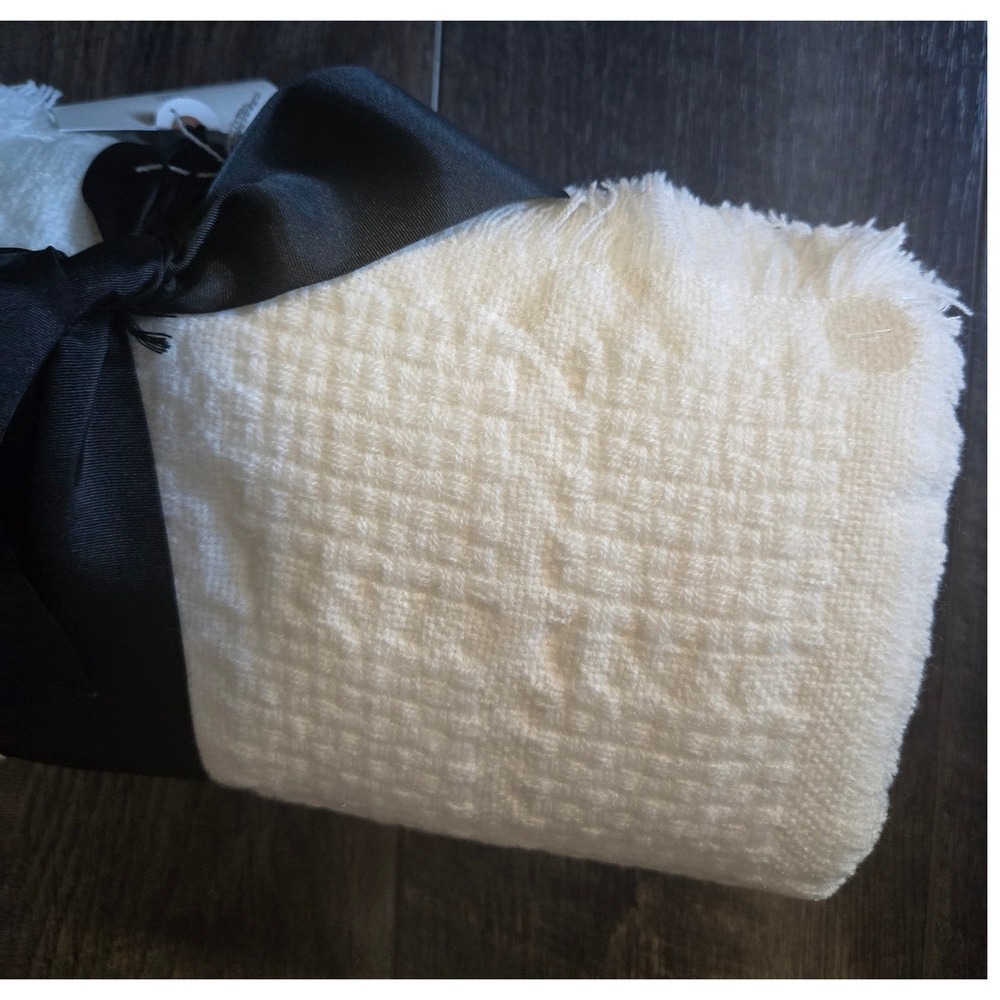 Hearth & Hand with Magnolia Cream White Basketweave Fringed Throw Blanket 50x60 - Picture 3 of 7
